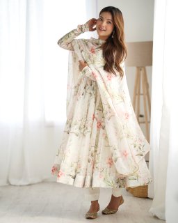 White Soft Organza Silk Fabric Fully Flair Kali Pattern And Canvas Patta Anarkali Suit