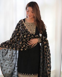 Ethnic Traditional Indian Black Women's Kurta Pant with Dupatta Suit